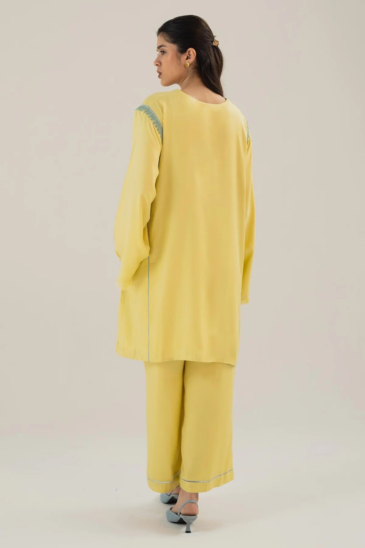 2-Piece Lime Yellow Short Loose-Fit Kurta By Zara Shahjahan